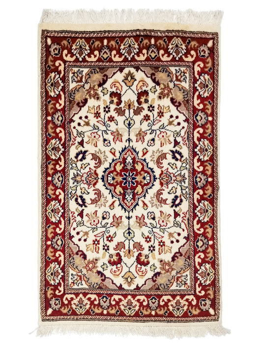 Double Knot - 3x2 ft